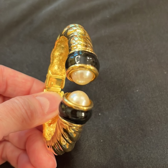 Vintage Joan Rivers Chunky Gold Pearl Clamper Cuff Bracelet Heavy Solid - Picture 3 of 16